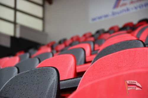 Sitzplätze im Hermann-Neuberger-Stadion (Foto: Hell)