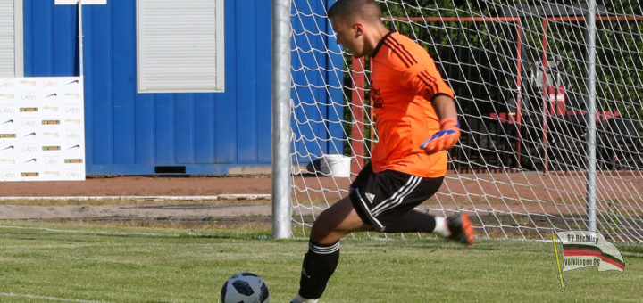 Testspiel gegen den 1. FC Saarbrücken (Foto: Bennoit)